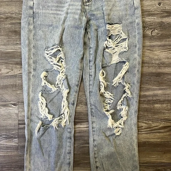 Ripped mom jeans - Picture 2 of 4